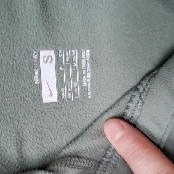 Nike Light Weight Running Hoodie Training Pullover Women’s SSmall Fit Dry - Picture 2 of 6